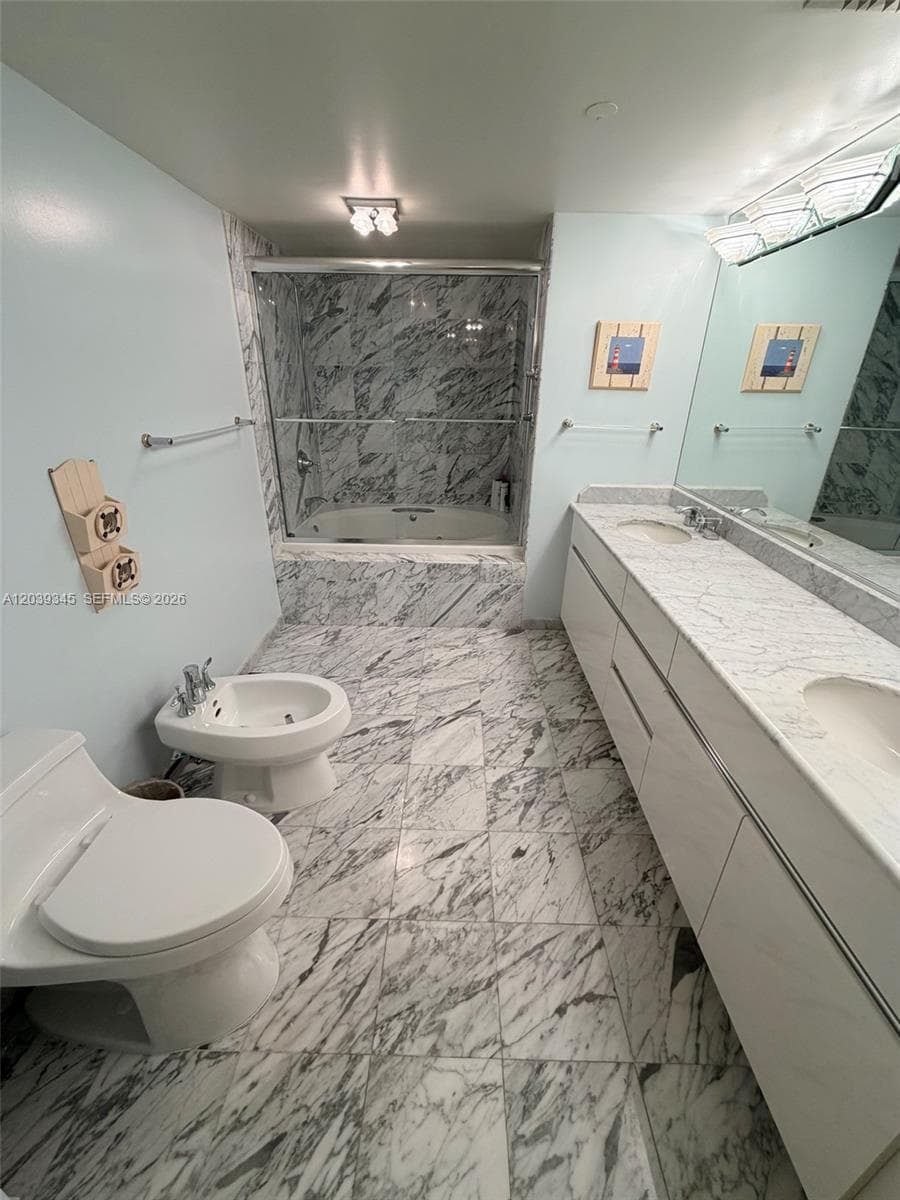 LEXCELLENCE CONDO · #702 in Miami Beach - Photo 40