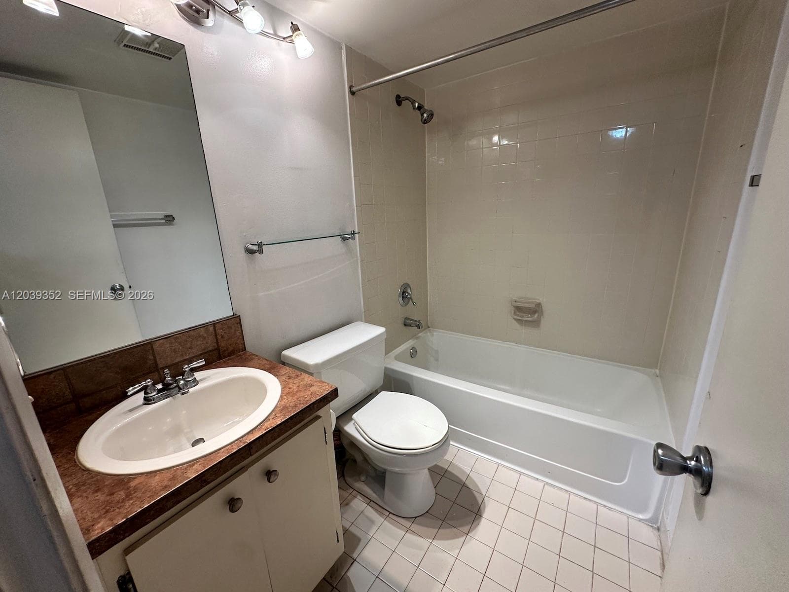 Villa Bellini · #311 in Hialeah - Photo 12