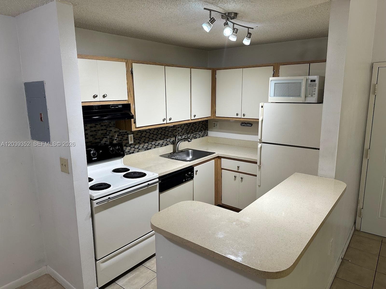 Villa Bellini · #311 in Hialeah - Photo 3