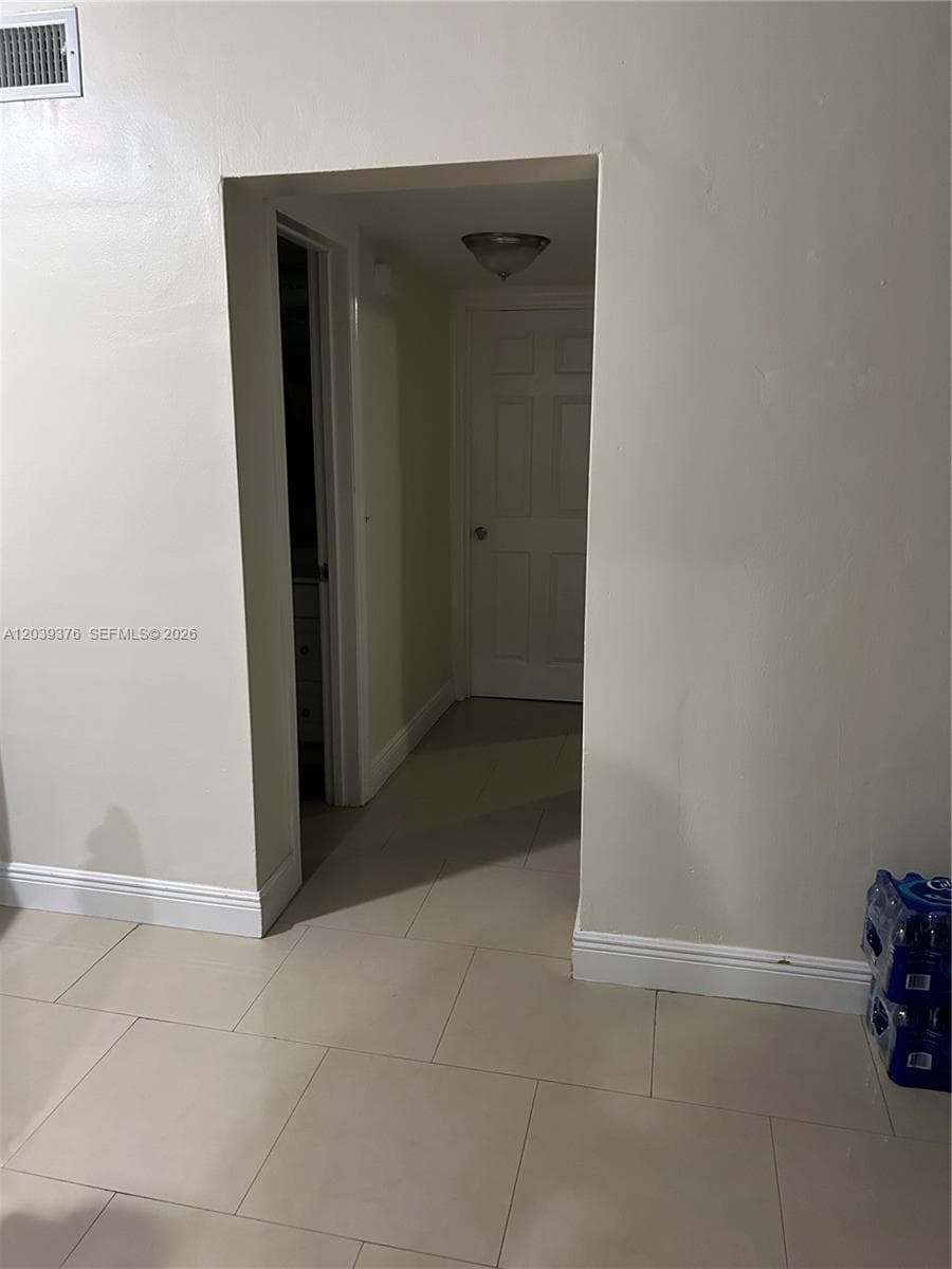 SUTTON HOUSE CONDO · #21 in North Miami - Photo 4