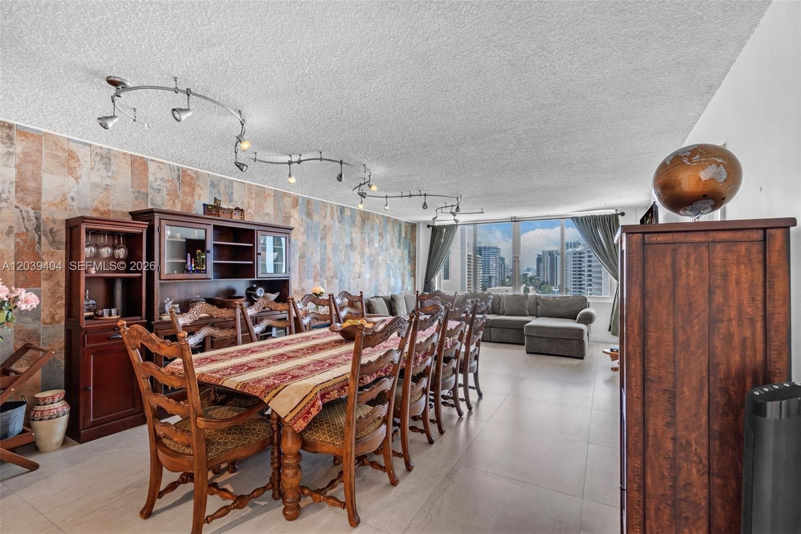 THE CARRIAGE HOUSE CONDO · #813 in Miami Beach - Photo 3
