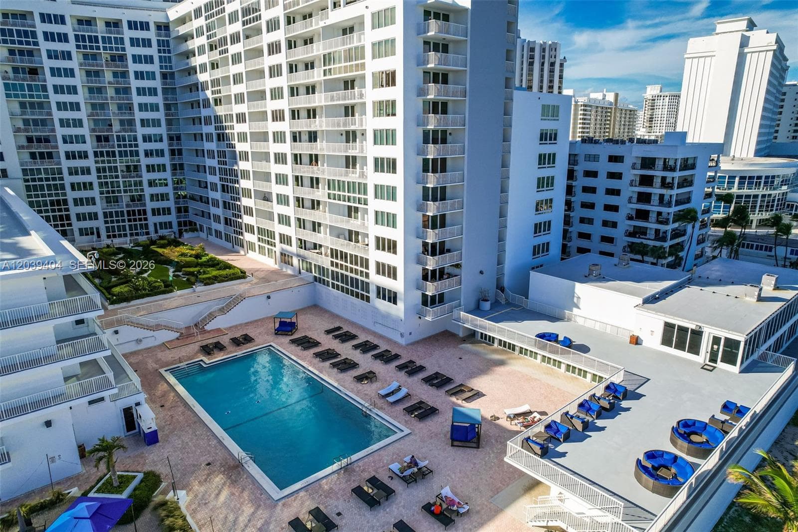 THE CARRIAGE HOUSE CONDO · #813 in Miami Beach - Photo 38