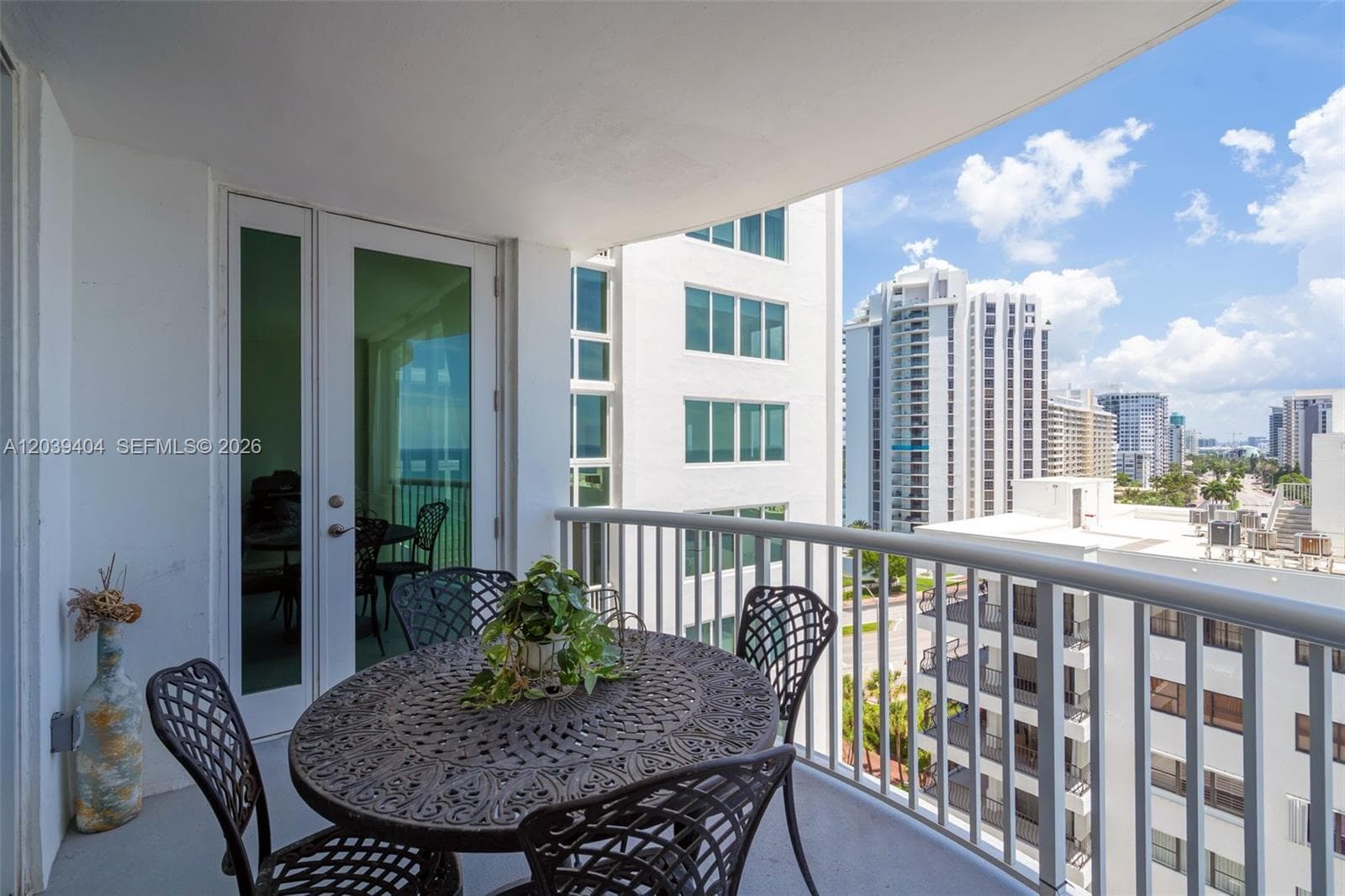 THE CARRIAGE HOUSE CONDO · #813 in Miami Beach - Photo 19