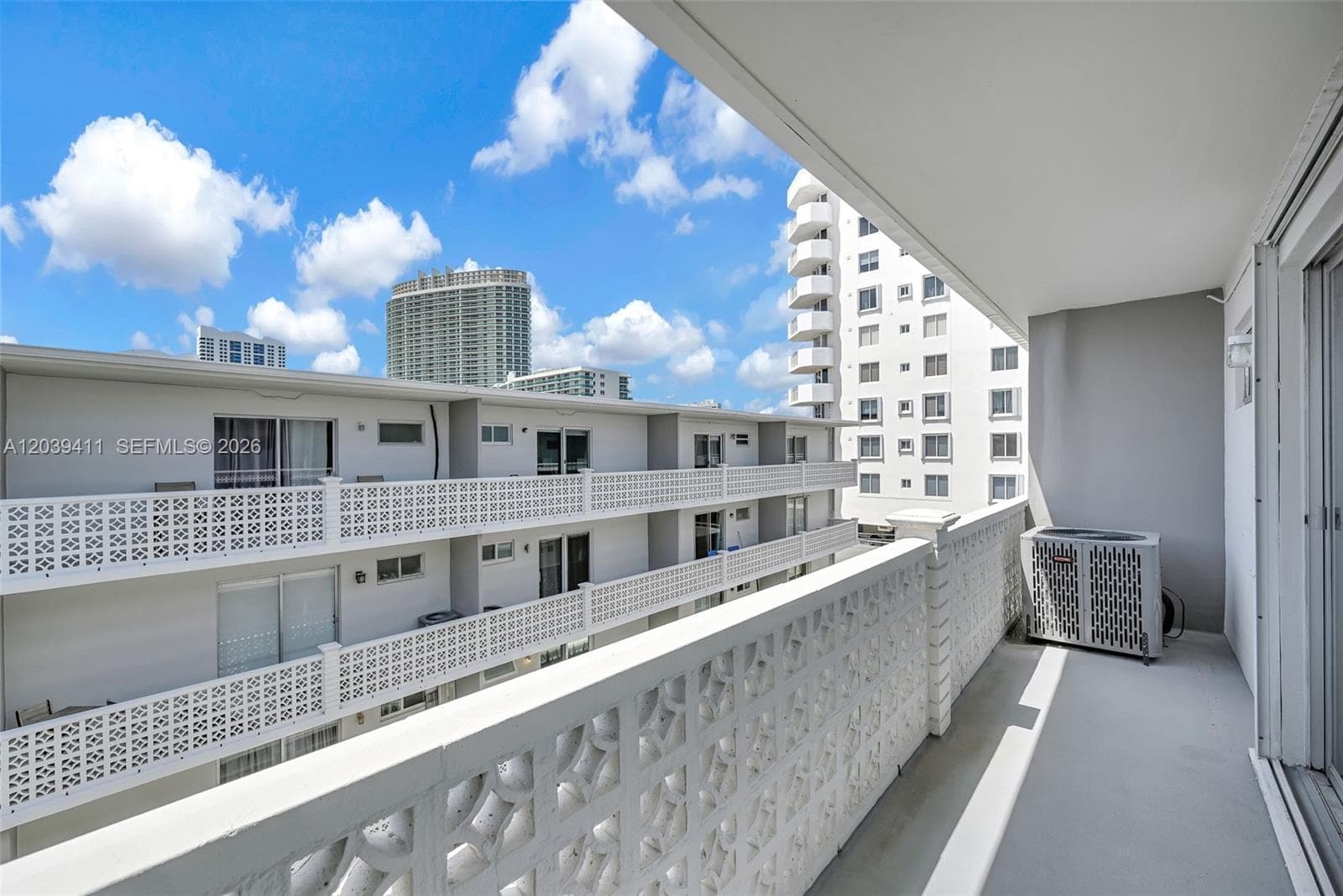 Twin Towers Condo · #603 in Miami Beach - Photo 27