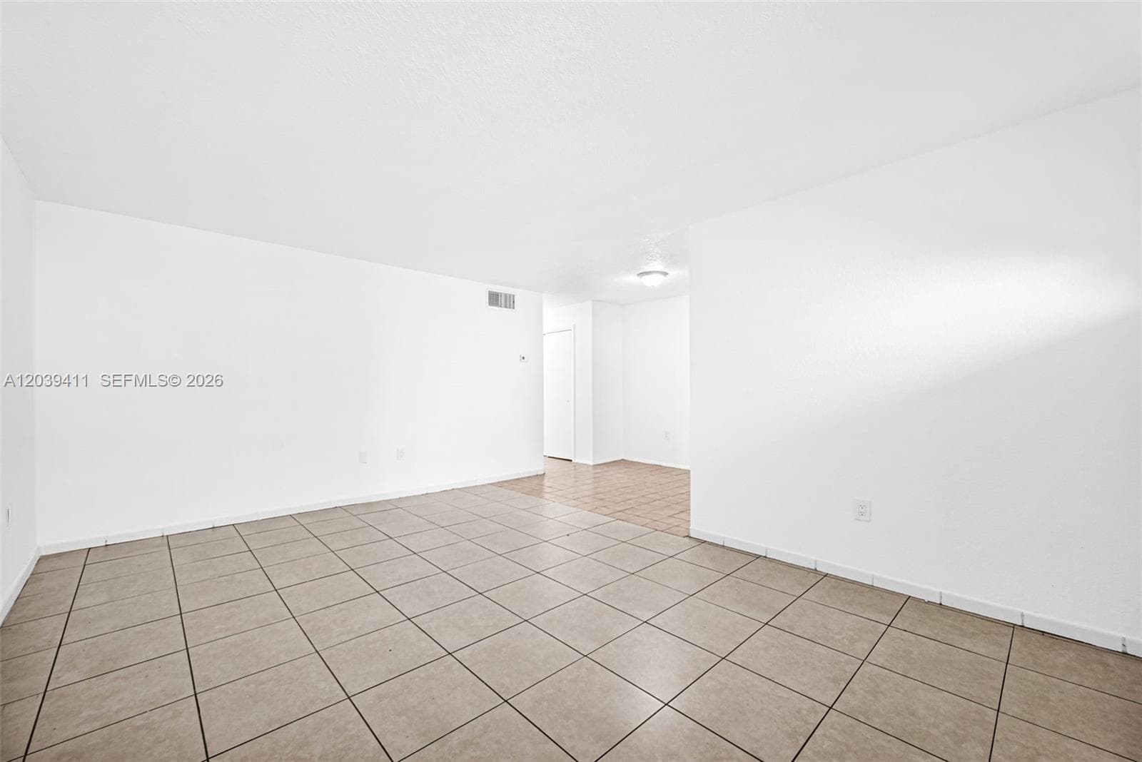 Twin Towers Condo · #603 in Miami Beach - Photo 5