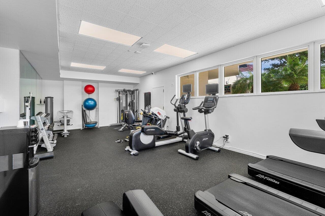 044-901EastCaminoReal-1C-BocaRaton-FL-33