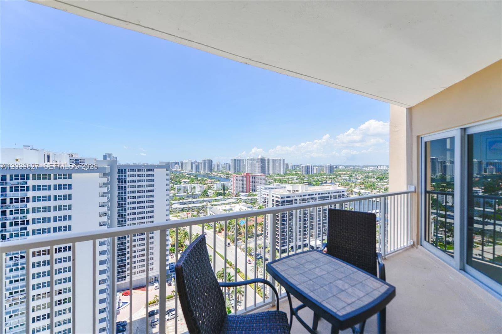 HEMISPHERES CONDO · #PHL in Hallandale Beach - Photo 3