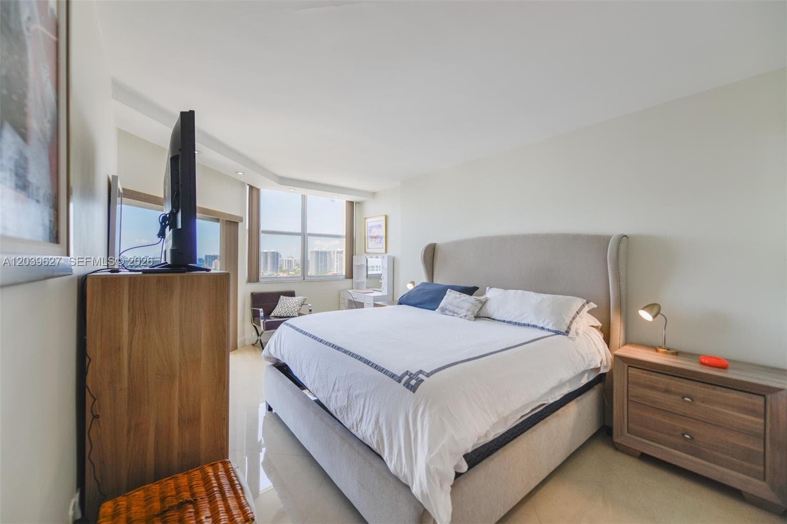HEMISPHERES CONDO · #PHL in Hallandale Beach - Photo 10