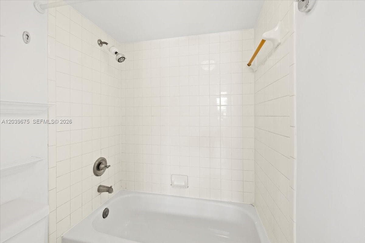 LAKESHORE CONDO 7 · #999B in Homestead - Photo 16
