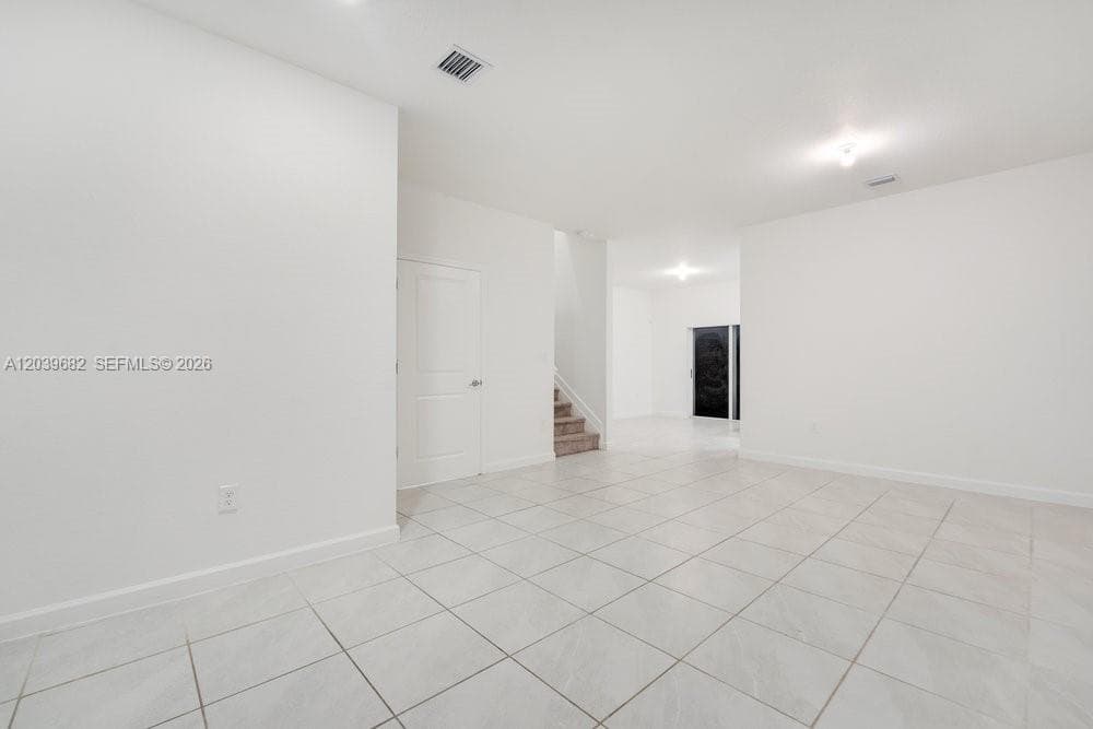 2615 SE 11th St #2615 photo 2