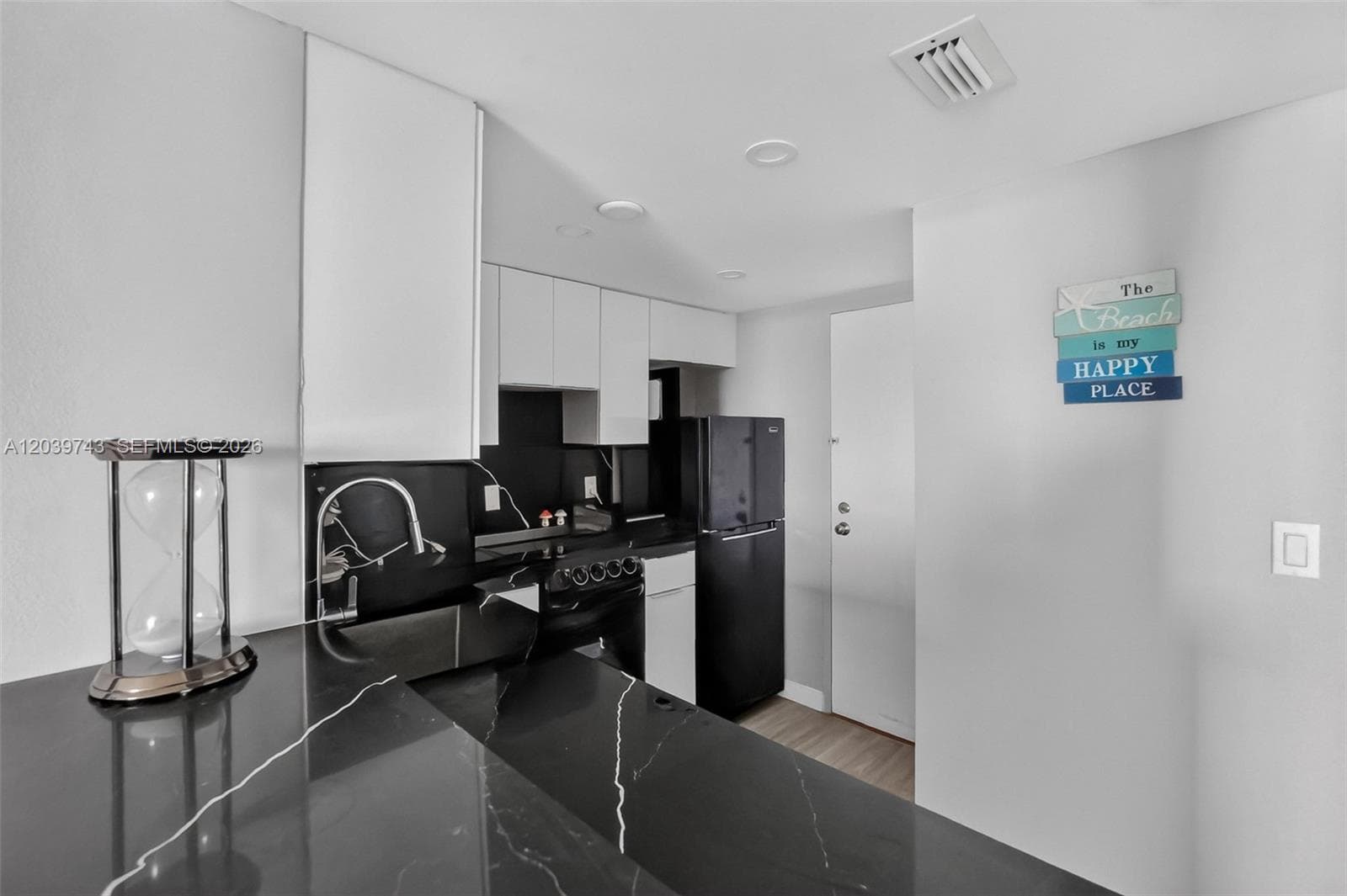 SOUTH BAY CLUB CONDO · #533 in Miami Beach - Photo 10