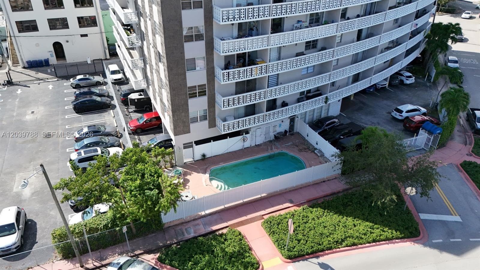 Excelsior Condominium · #7E in Miami Beach - Photo 17