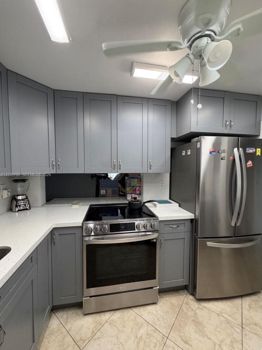 Kitchen quartz countertops