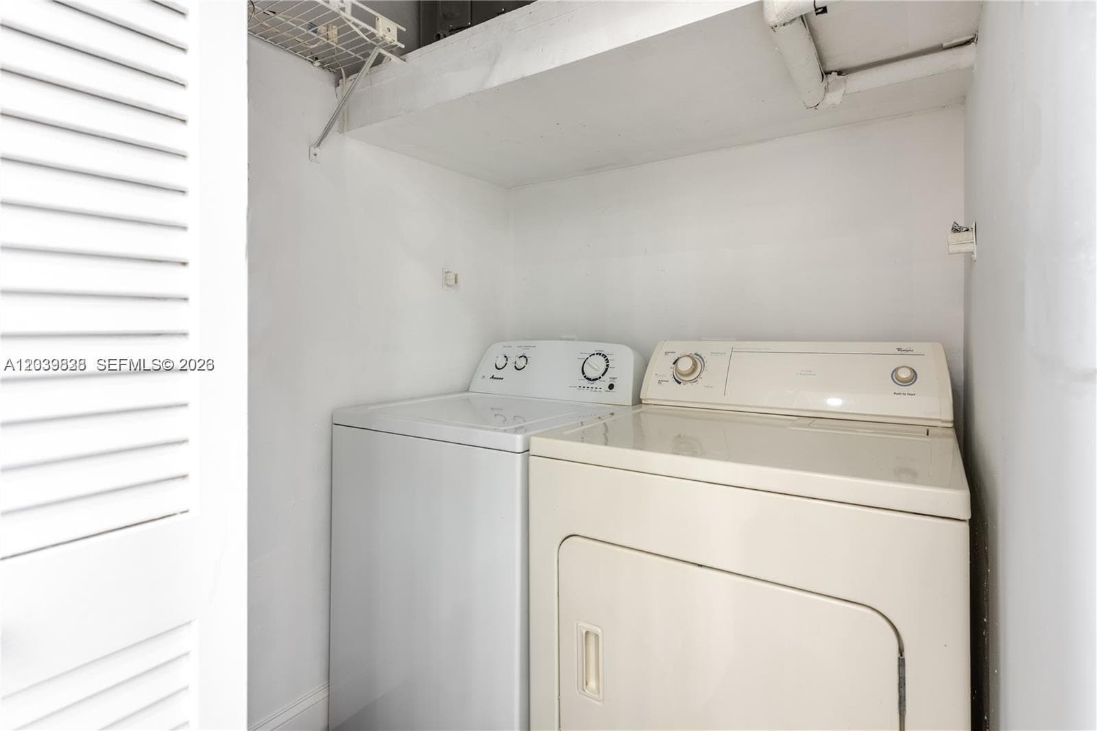 601 Leslie Dr photo 12