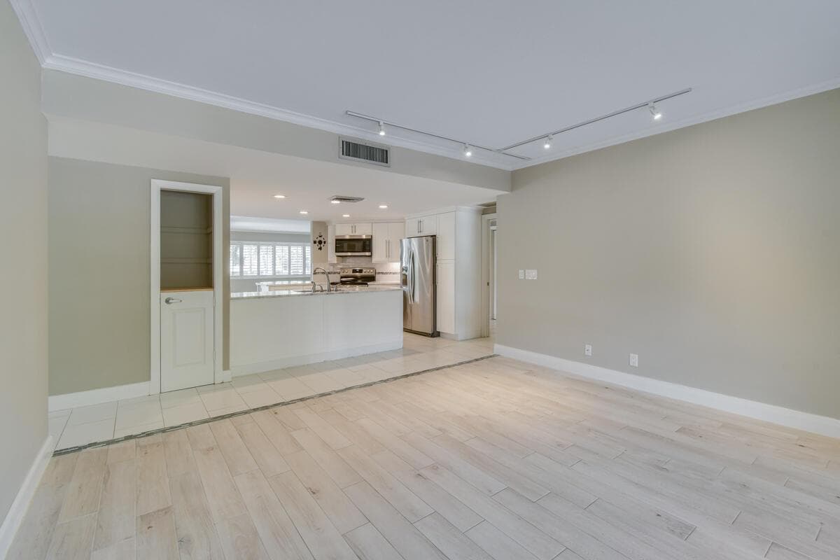 Family to kitchen