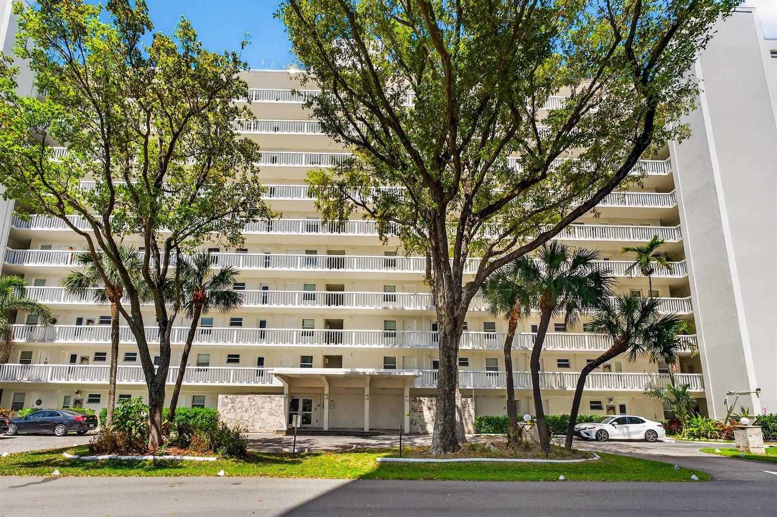 Horizon FRONT EXTERIOR