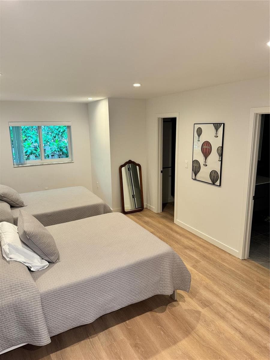 3 of 4 w/ 2 Full beds & private bath