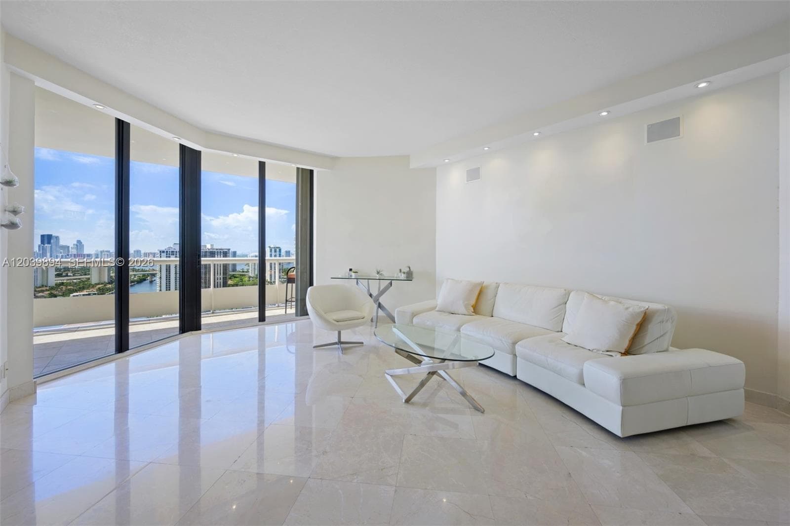TERRACES NORTH TURNBERRY · #TS8 in Aventura - Photo 2