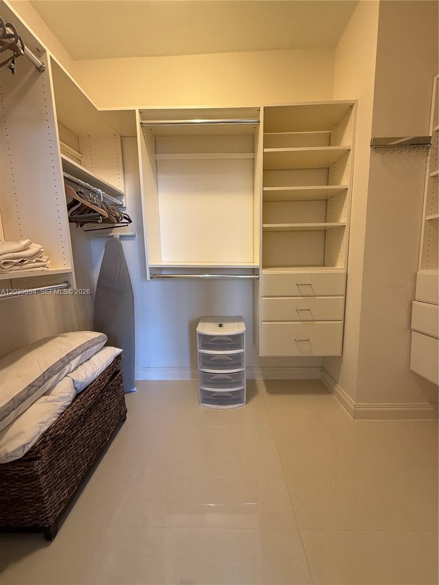TERRACES NORTH TURNBERRY · #TS8 in Aventura - Photo 12