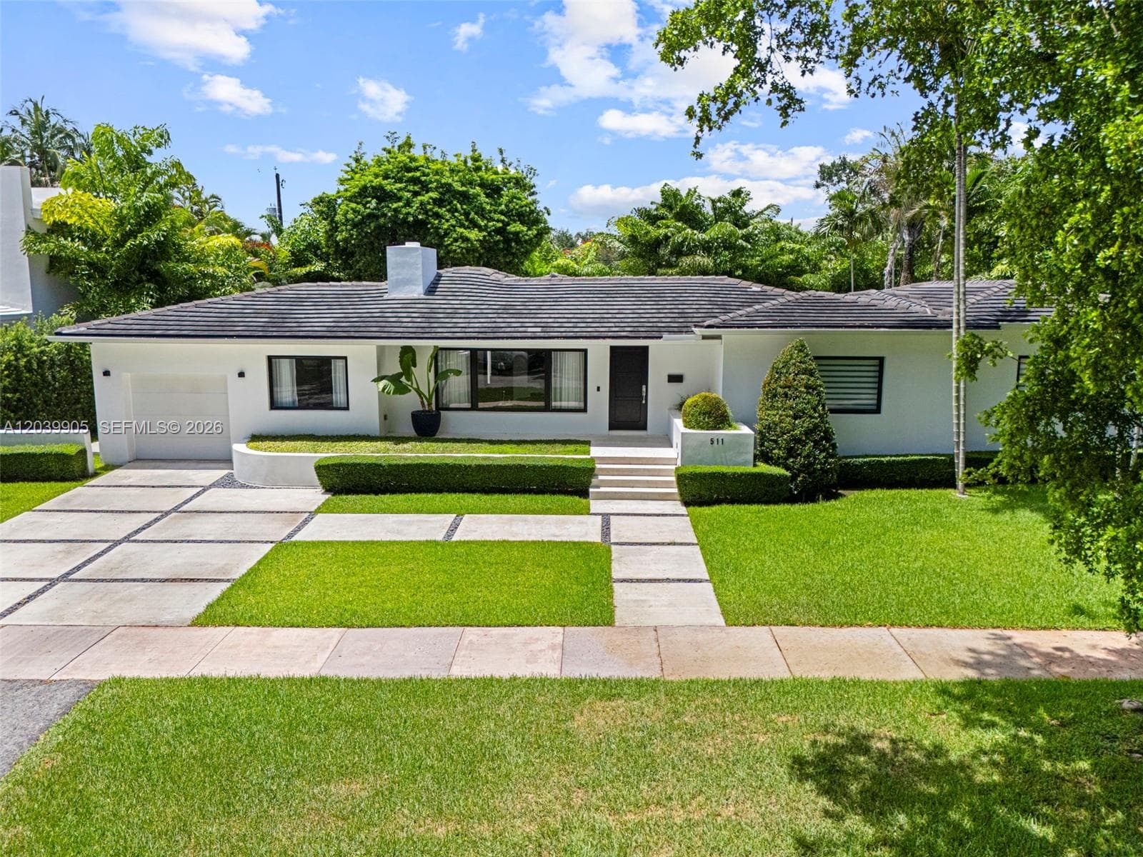 511 Perugia Ave photo 4