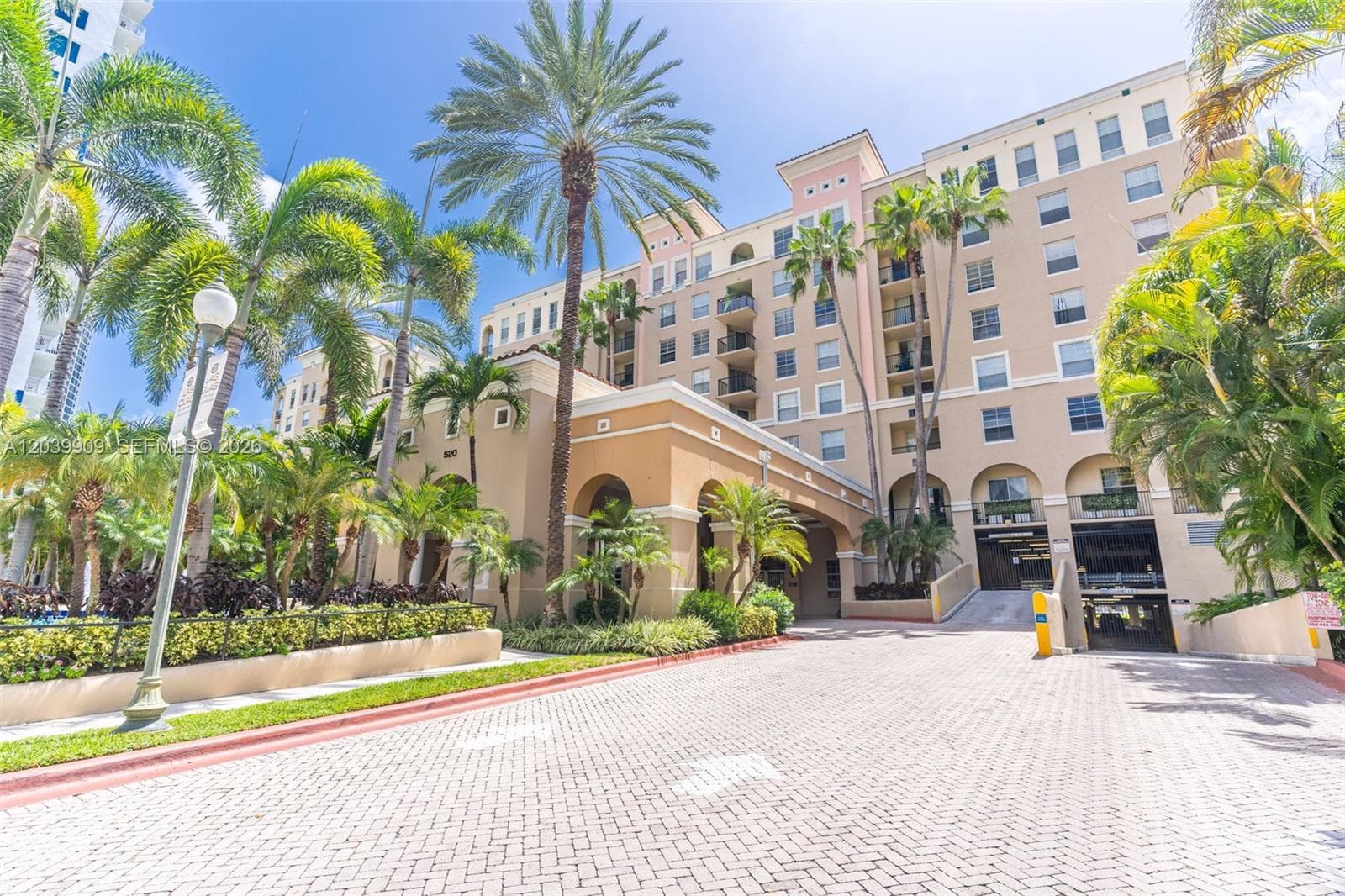 LAS OLAS BY THE RIVER CON · #1707 in Fort Lauderdale - Photo 19