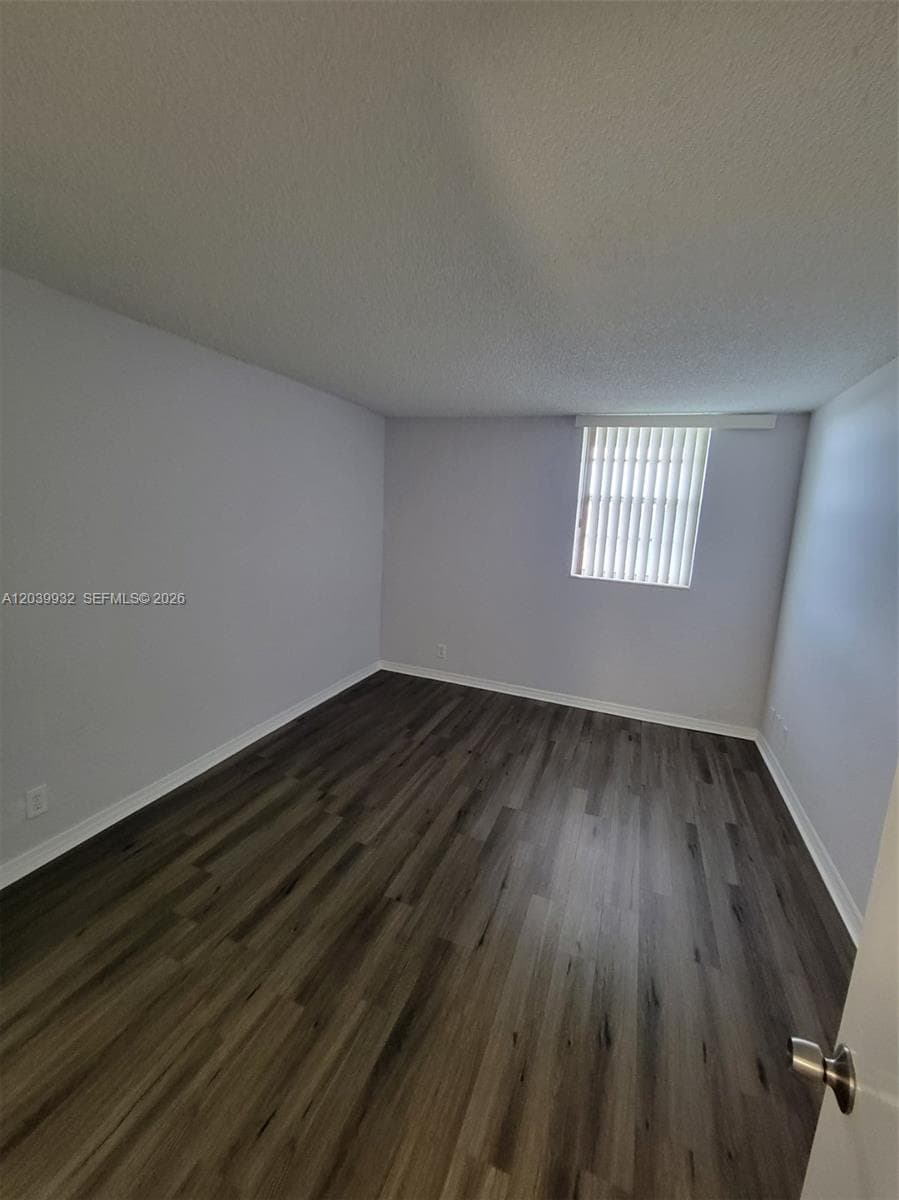 YOLANDA VILLAS CONDO · #512E in Miami - Photo 9
