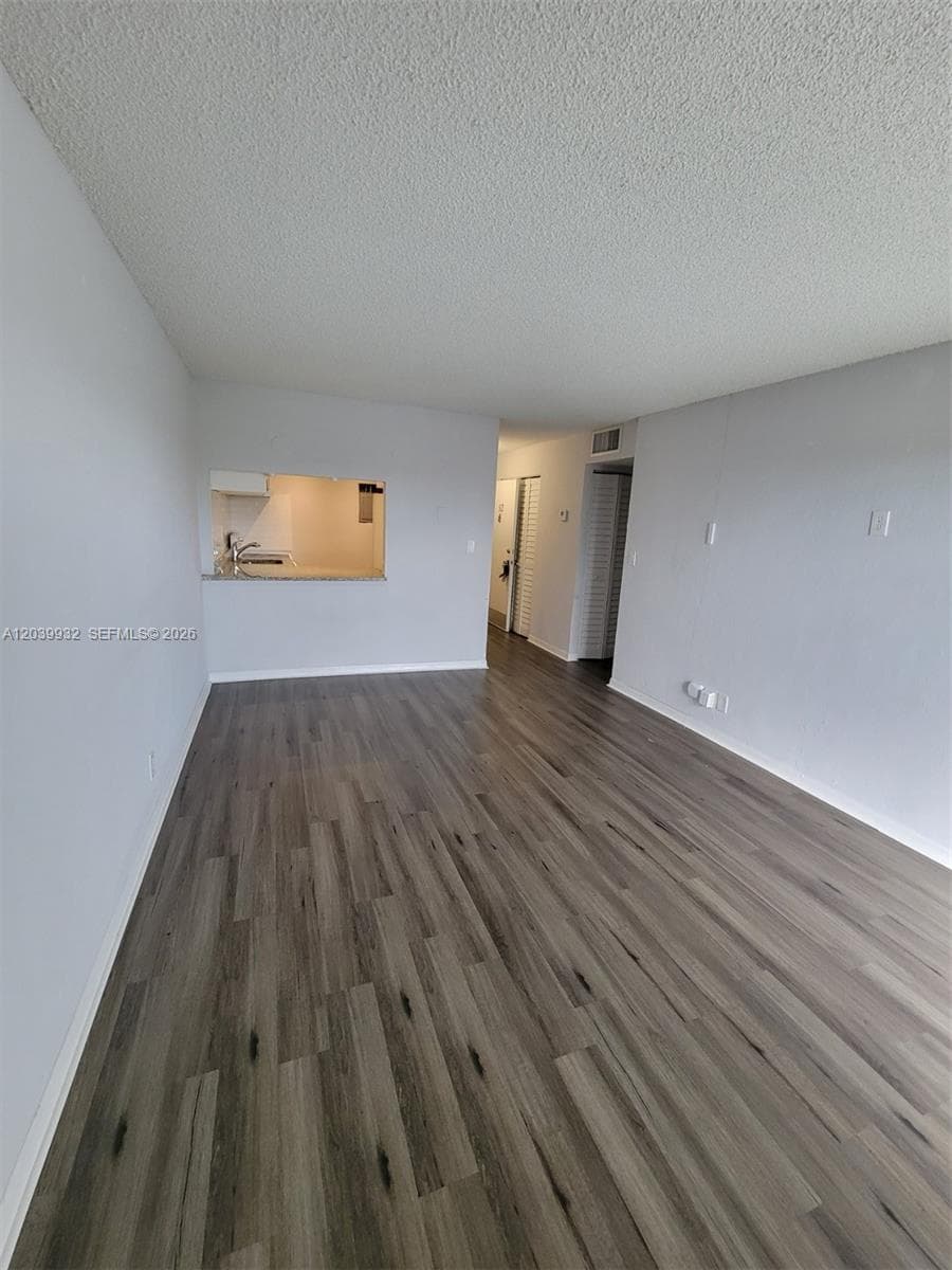 YOLANDA VILLAS CONDO · #512E in Miami - Photo 8