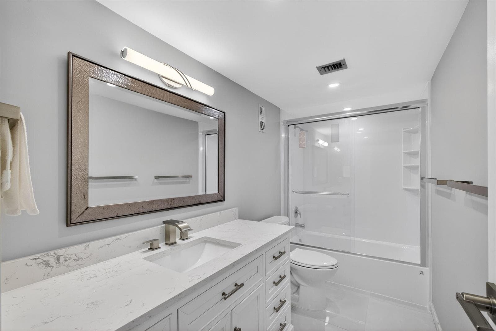 GUEST BATH