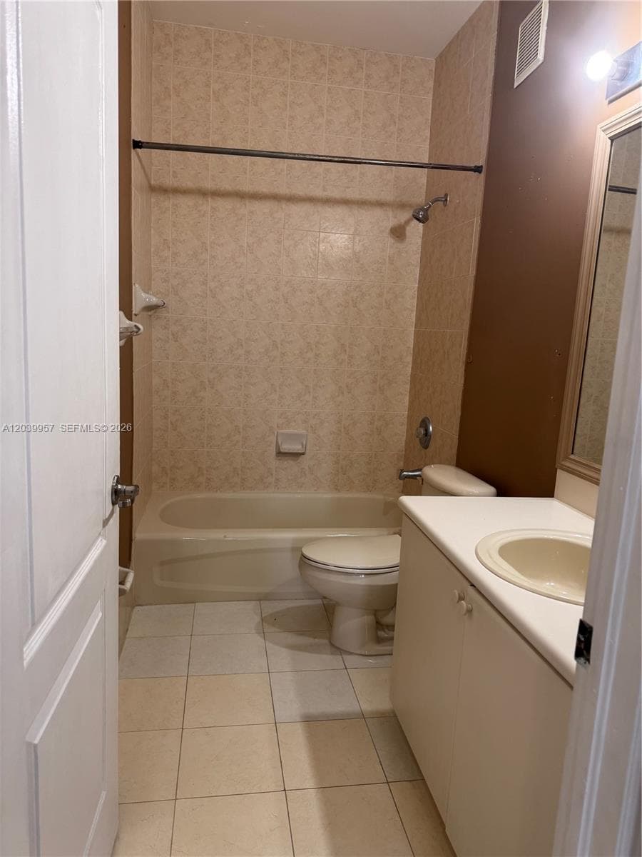 SHOMA HOMES AT COUNTRY CL · #203-10 in Hialeah - Photo 10