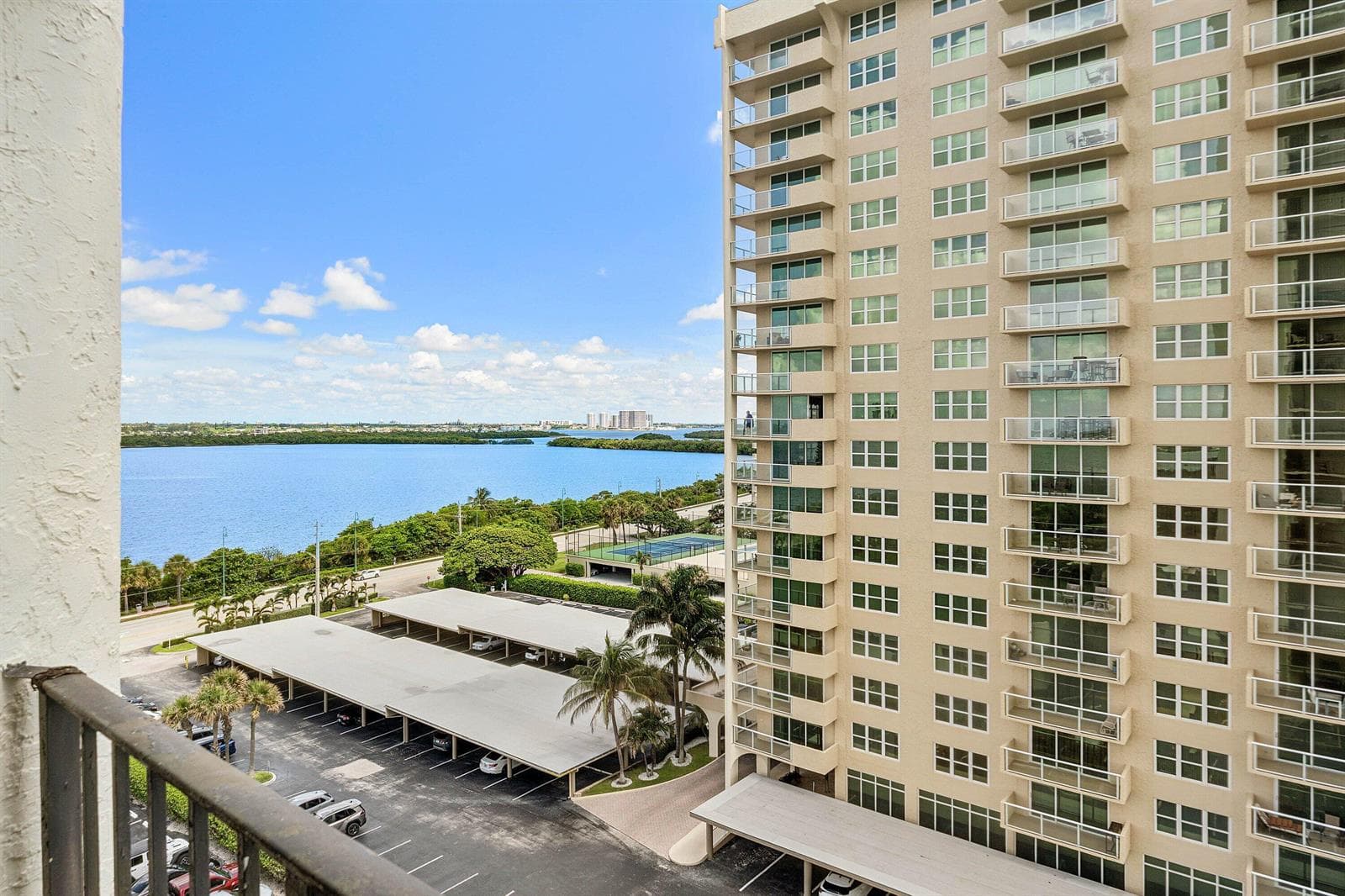 027-5420NorthOceanDrive-905-RivieraBeach