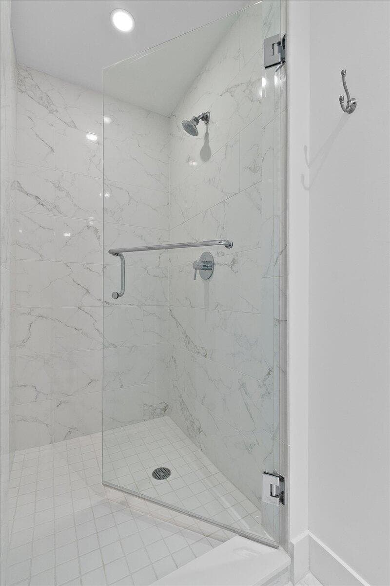 Den Shower