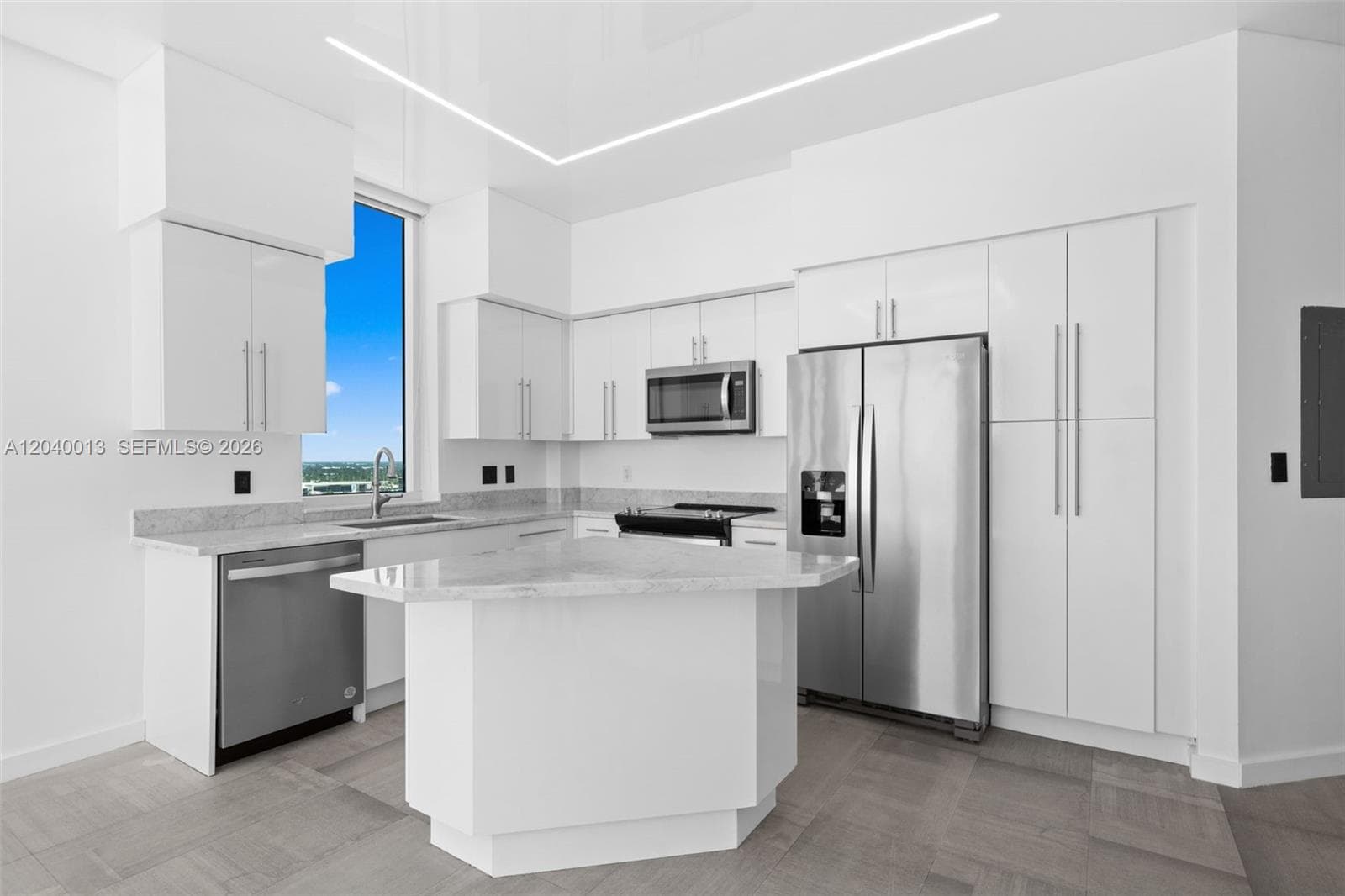 DUO · #PH05W in Hallandale Beach - Photo 20