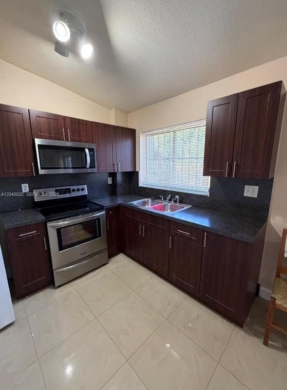 28364 SW 140th Pl photo 8
