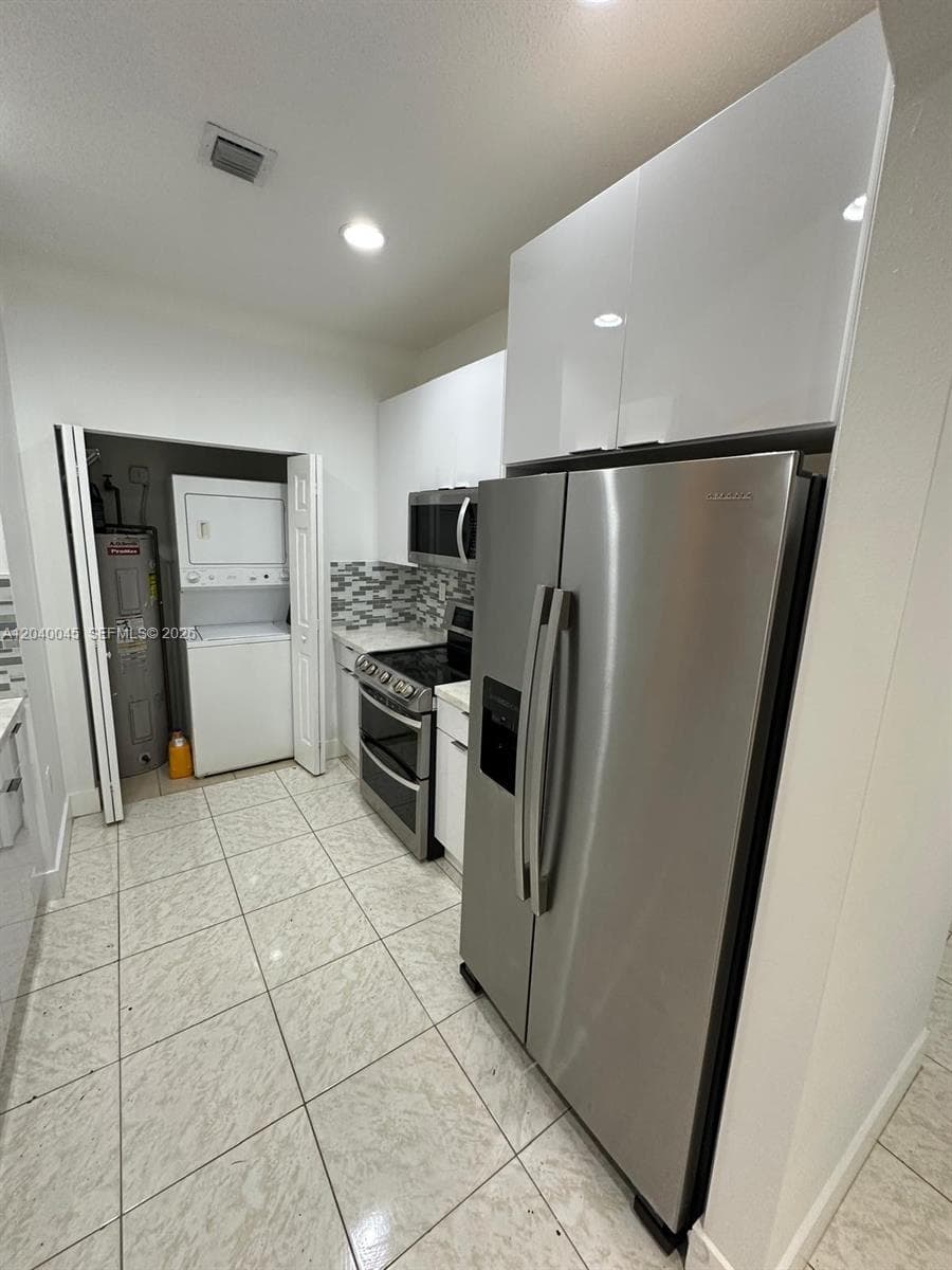 4273 NE 10th Ct #4273 photo 5