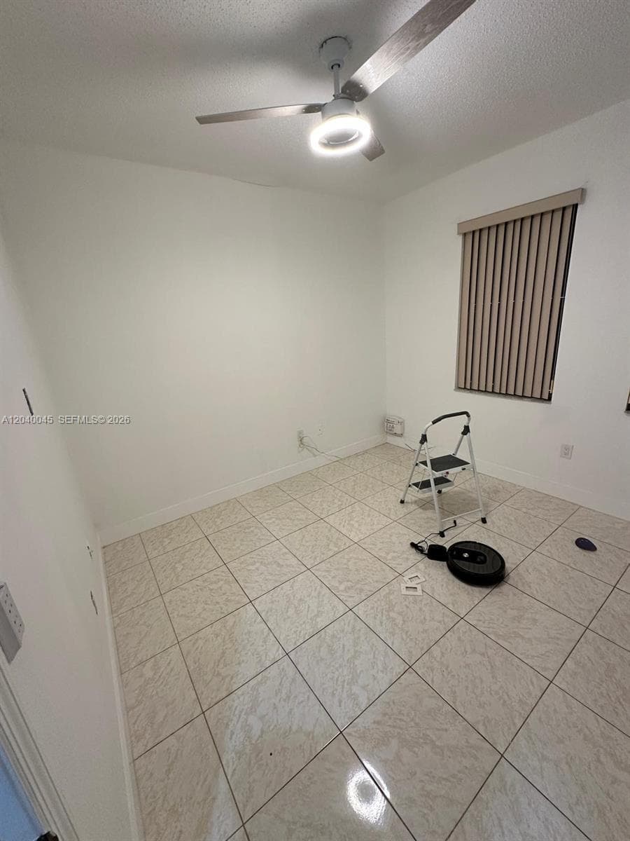 4273 NE 10th Ct #4273 photo 9
