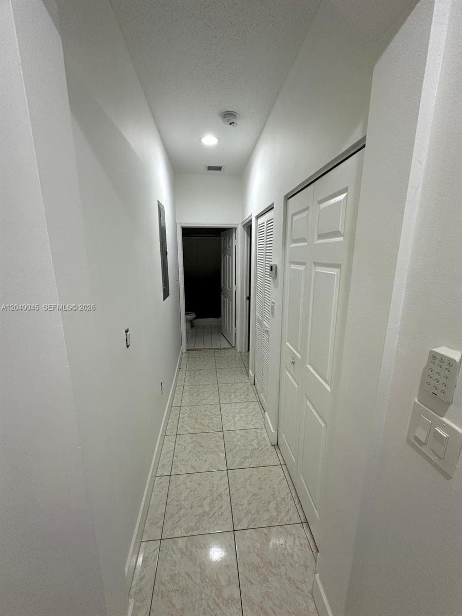 4273 NE 10th Ct #4273 photo 11
