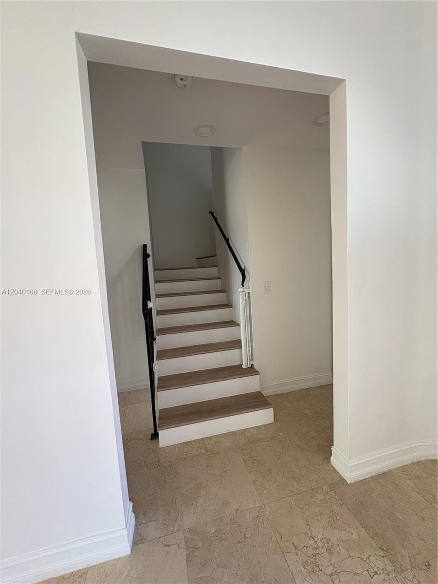 18410 NE 30th Ave #18410 photo 20