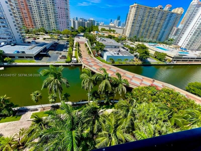 Porto Bellagio · #2912 in Sunny Isles Beach - Photo 13