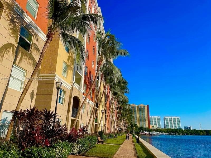 Porto Bellagio · #2912 in Sunny Isles Beach - Photo 28