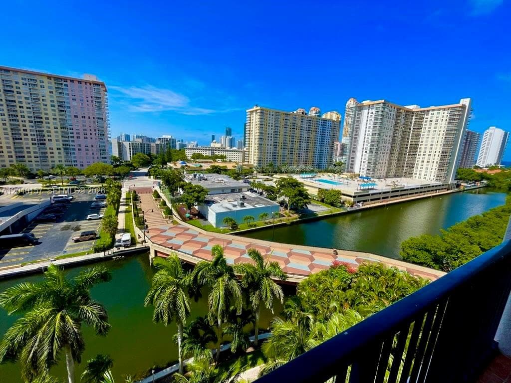 Porto Bellagio · #2912 in Sunny Isles Beach - Photo 14