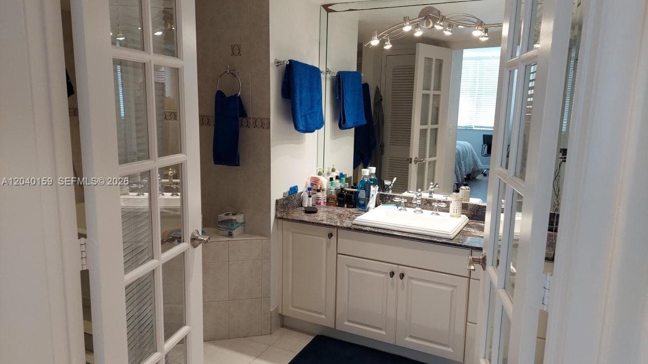 PARKER TOWER CONDO · #1510 in Hallandale Beach - Photo 17