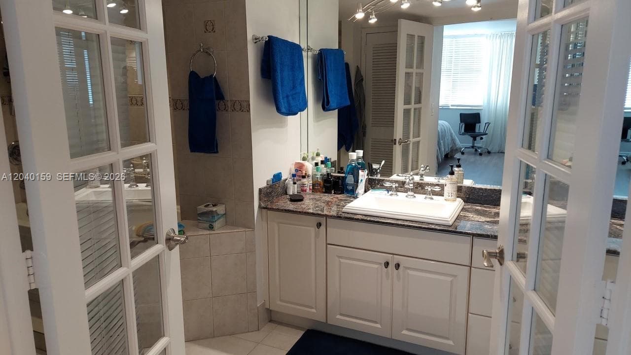 PARKER TOWER CONDO · #1510 in Hallandale Beach - Photo 16
