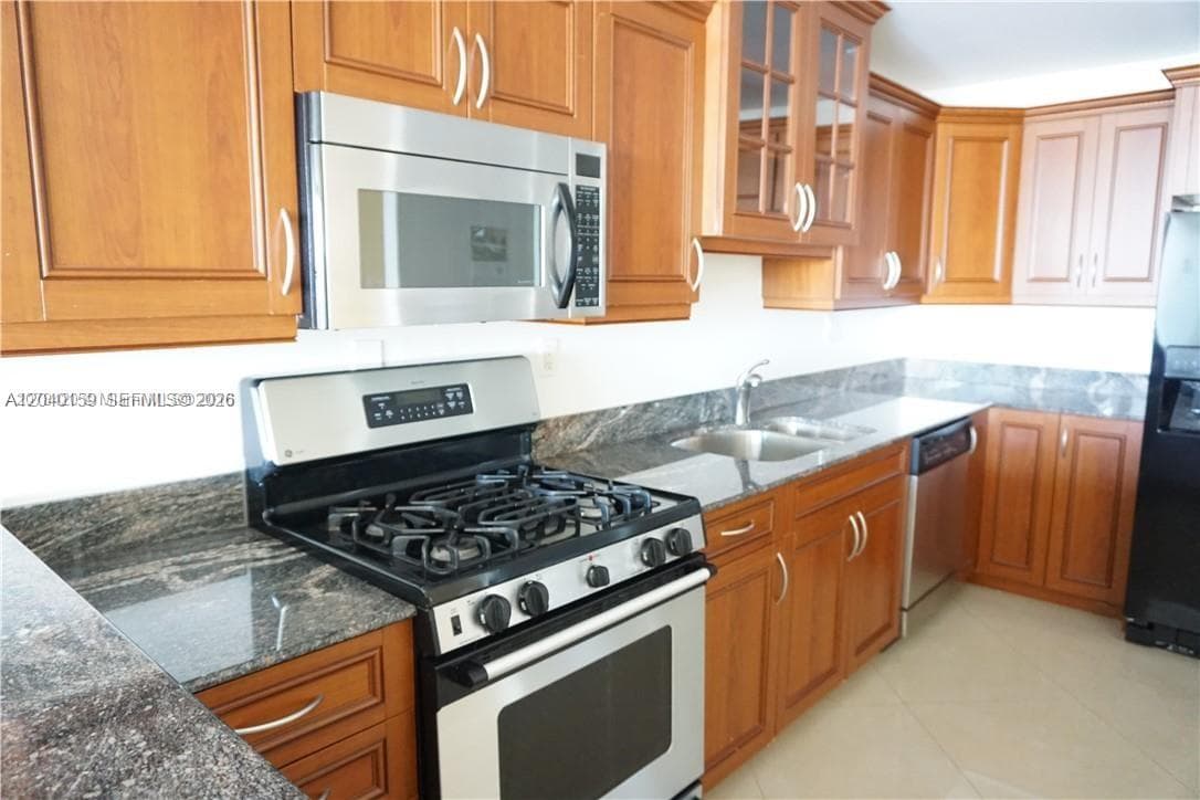 PARKER TOWER CONDO · #1510 in Hallandale Beach - Photo 12