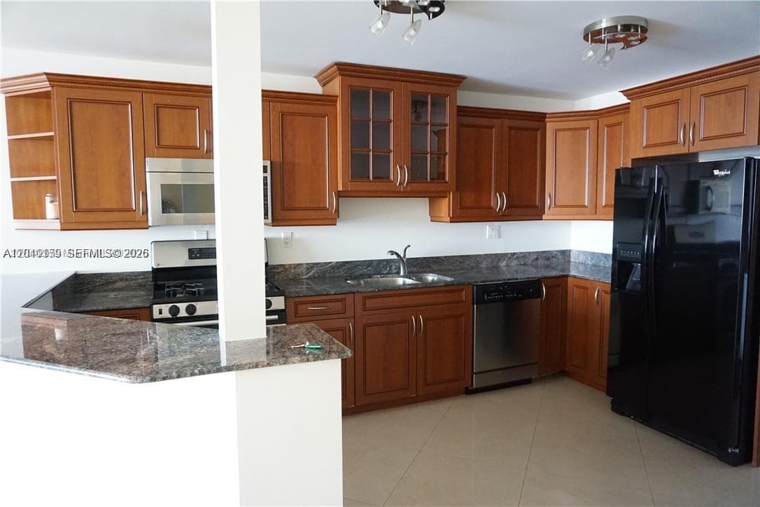 PARKER TOWER CONDO · #1510 in Hallandale Beach - Photo 1