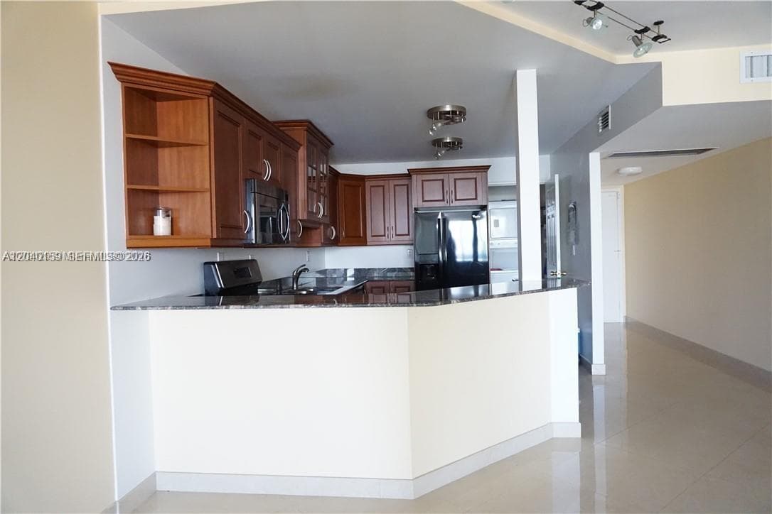 PARKER TOWER CONDO · #1510 in Hallandale Beach - Photo 9