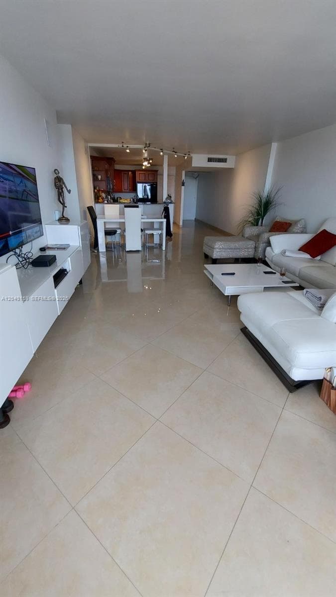 PARKER TOWER CONDO · #1510 in Hallandale Beach - Photo 10