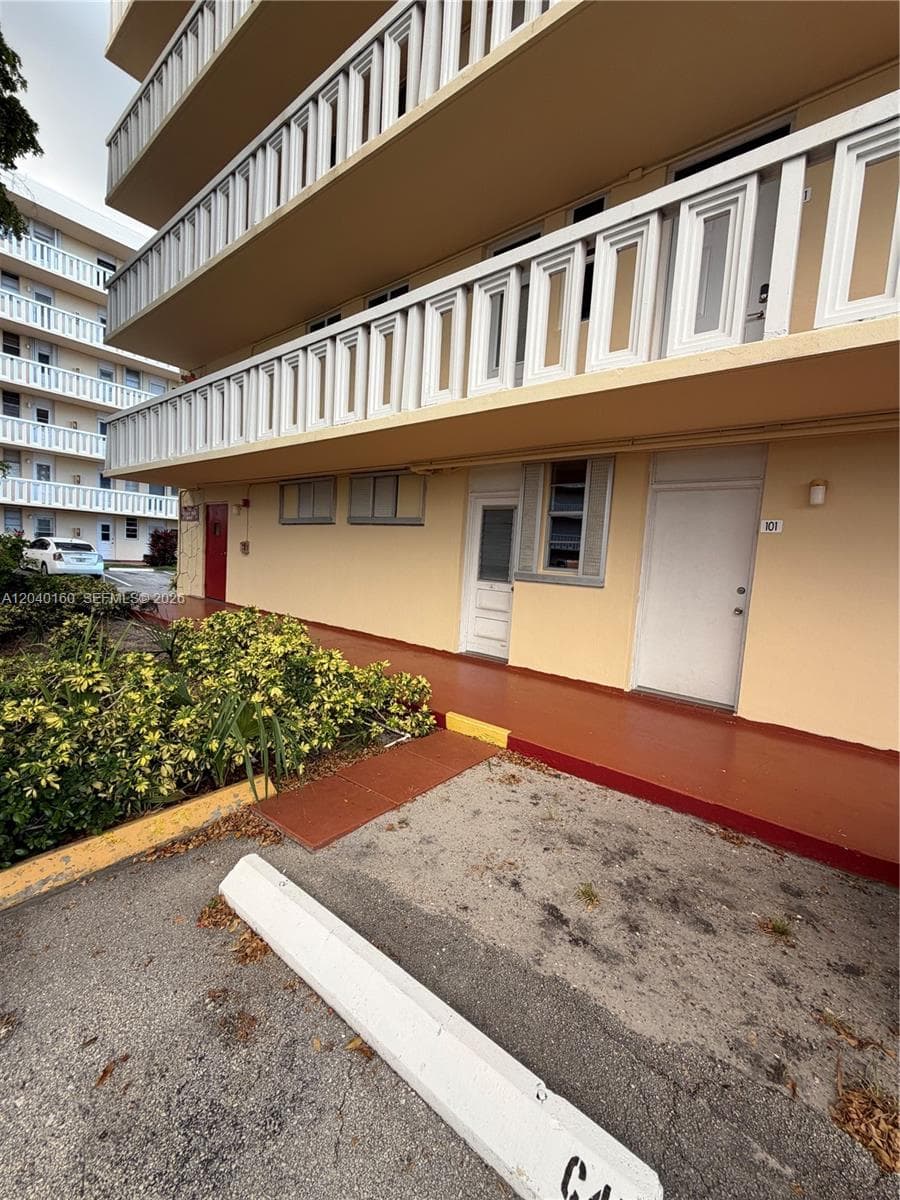 POINT EAST · #D101 in Aventura - Photo 18