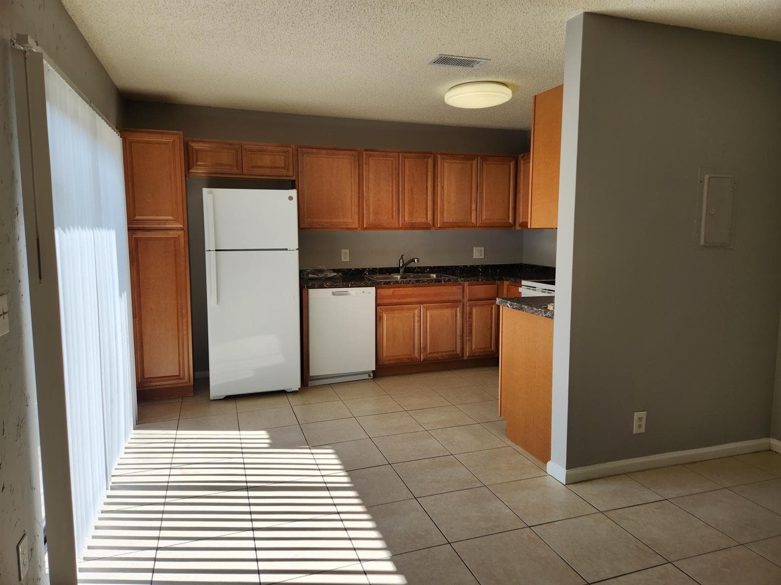 Kitchen 01