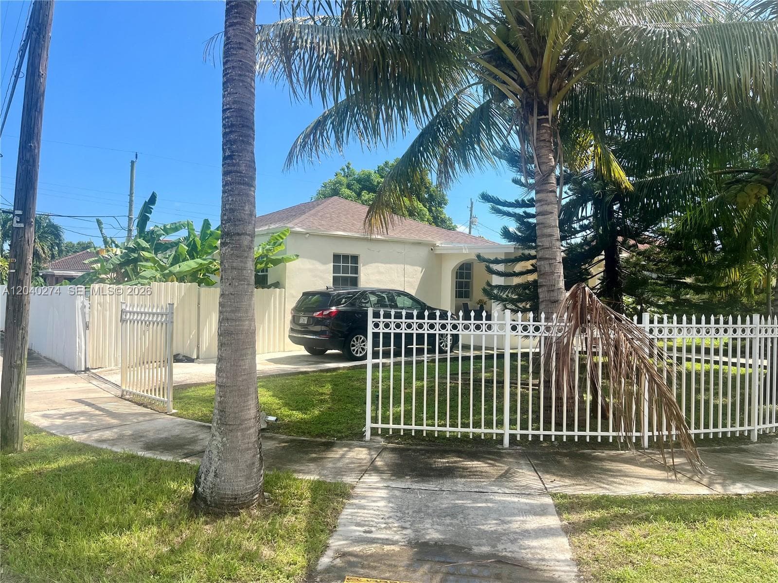 521 NW 32nd Pl photo 1