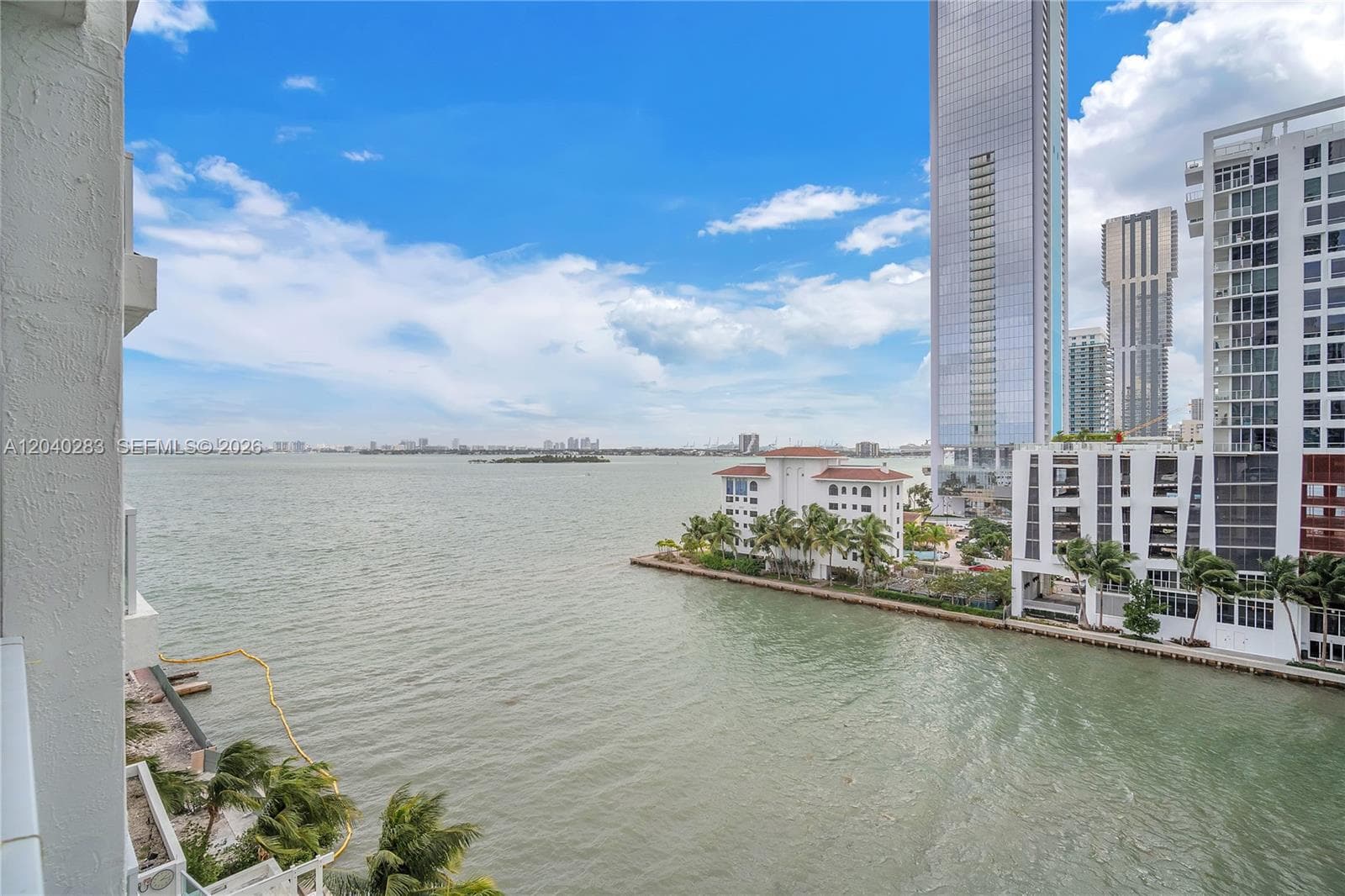 MOON BAY OF MIAMI CONDO · #905 in Miami - Photo 18